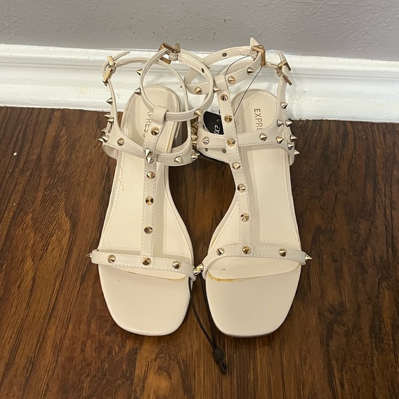 Express sandal size 6 - Picture 1 of 5
